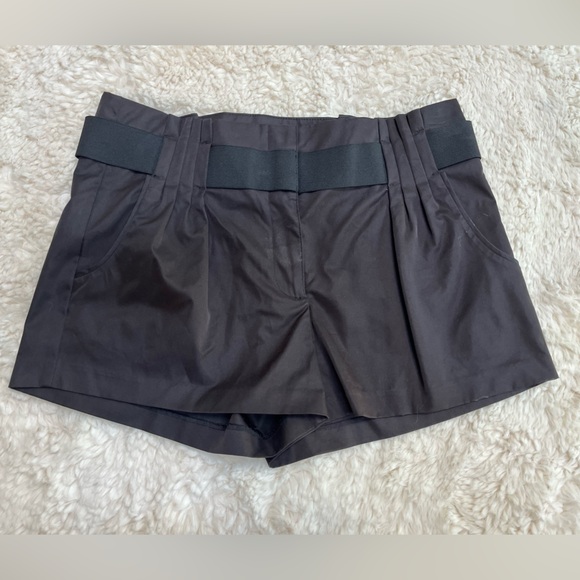 Jennifer Lopez Black High Waist Shorts - Picture 2 of 6